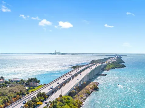 7430 Sunshine Skyway Lane S St Petersburg FL 33711
