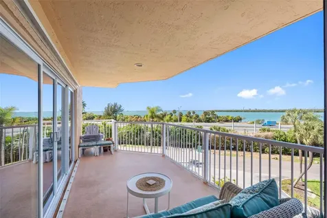 7430 Sunshine Skyway Lane S St Petersburg FL 33711