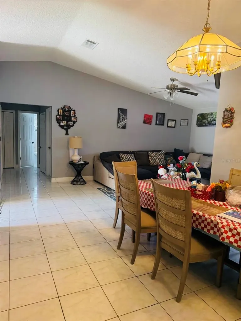 2910 Vienna Lane Kissimmee FL 34744