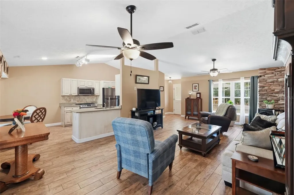 952 N Savary Avenue Inverness FL 34453