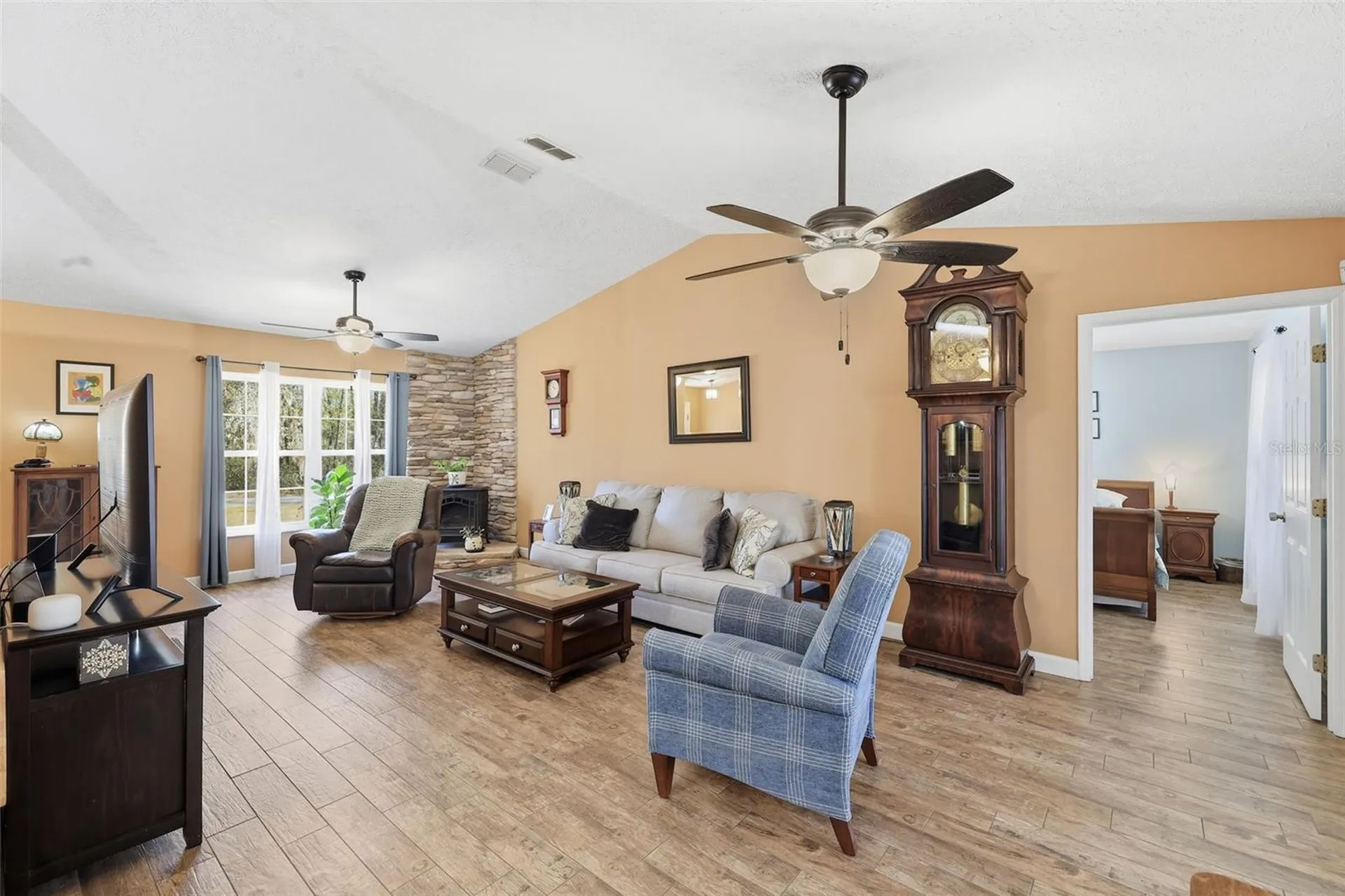 952 N Savary Avenue Inverness FL 34453