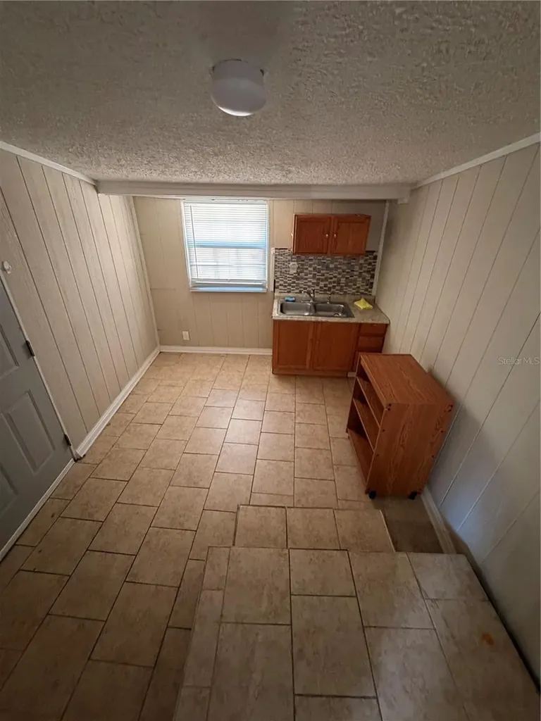 10213 Explorer Court Tampa FL 33615