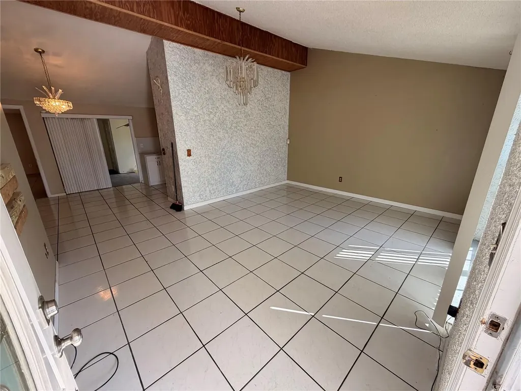10213 Explorer Court Tampa FL 33615