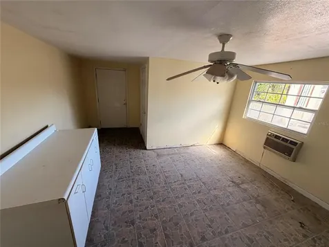 10213 Explorer Court Tampa FL 33615