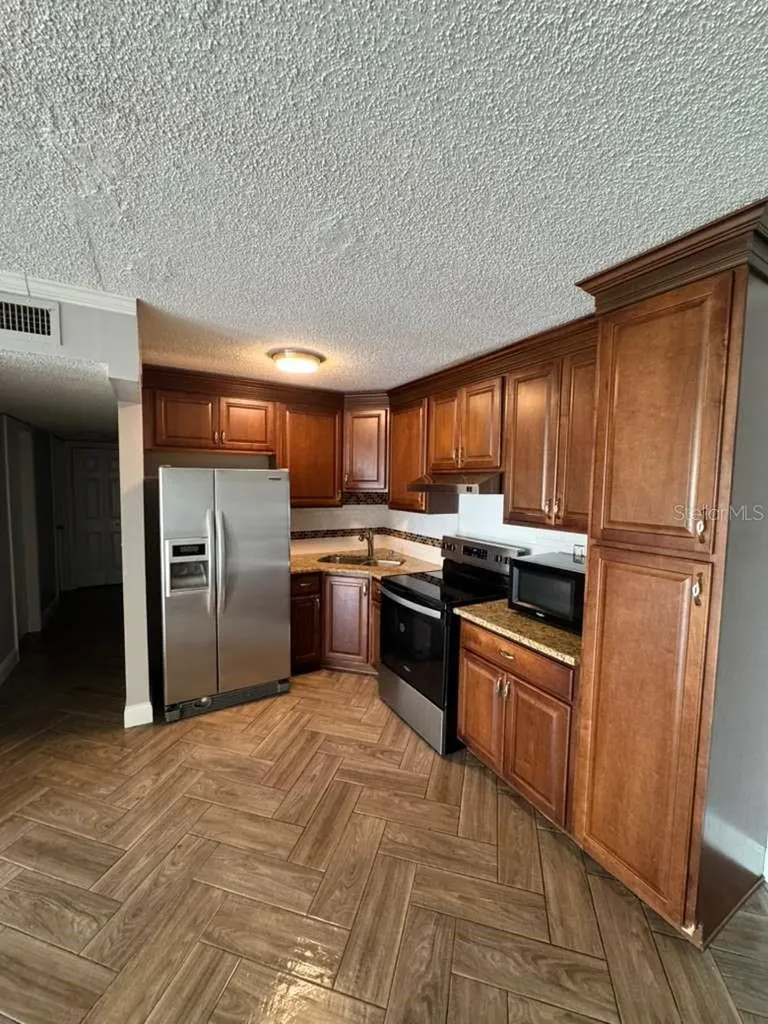 911 Oak Ridge Orlando FL 32809