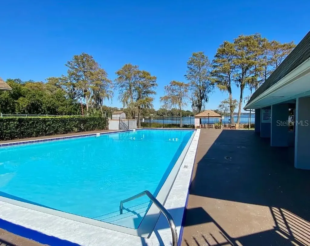 911 Oak Ridge Orlando FL 32809