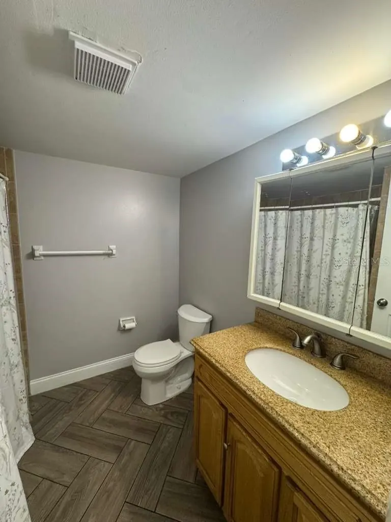 911 Oak Ridge Orlando FL 32809