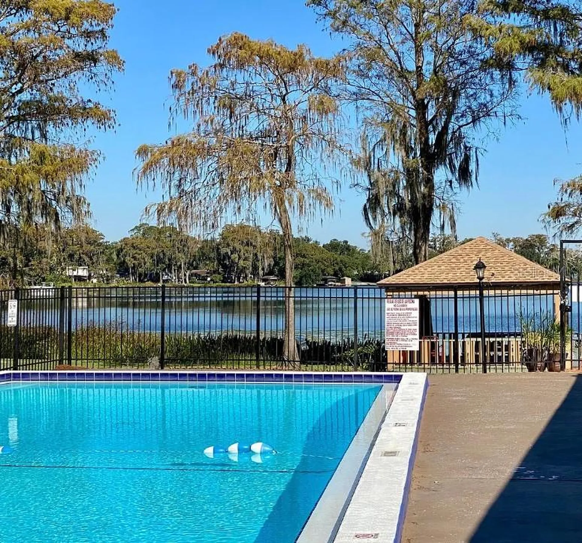911 Oak Ridge Orlando FL 32809