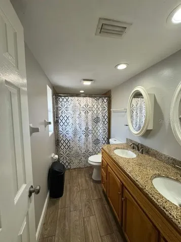 911 Oak Ridge Orlando FL 32809