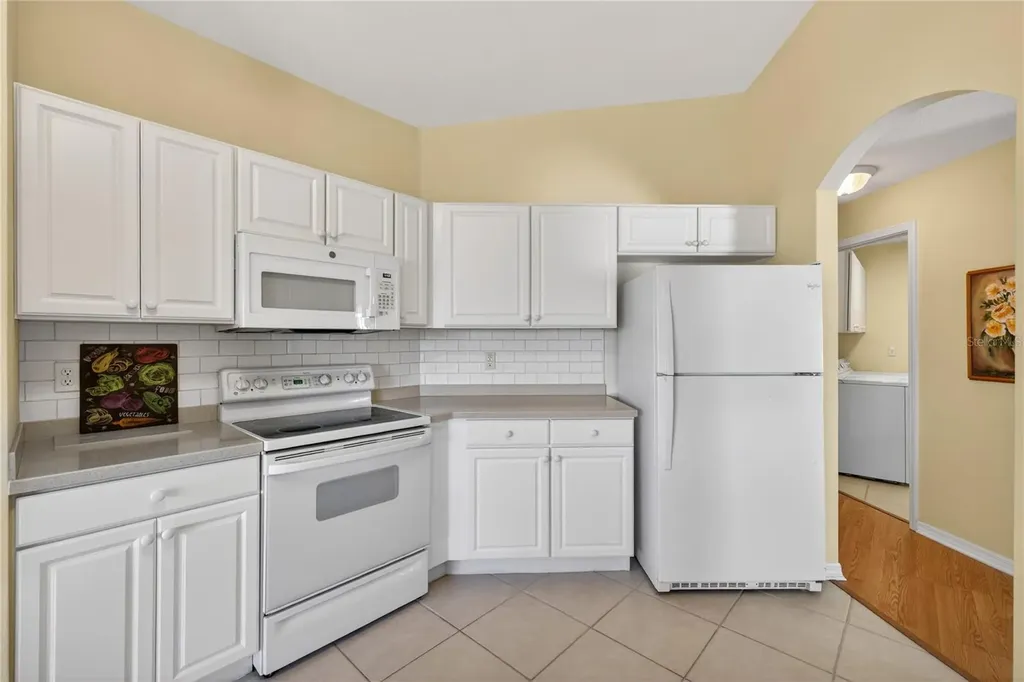 10824 Collar Drive San Antonio FL 33576