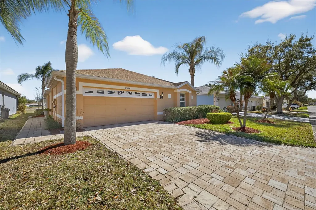 10824 Collar Drive San Antonio FL 33576