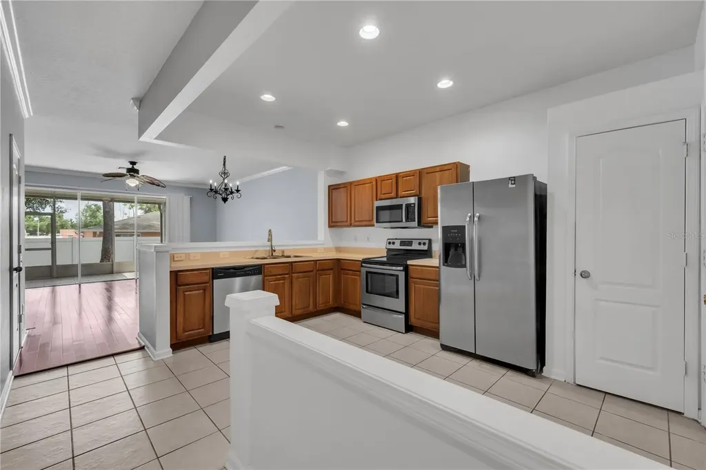 6607 Shining Sun Court Tampa FL 33634