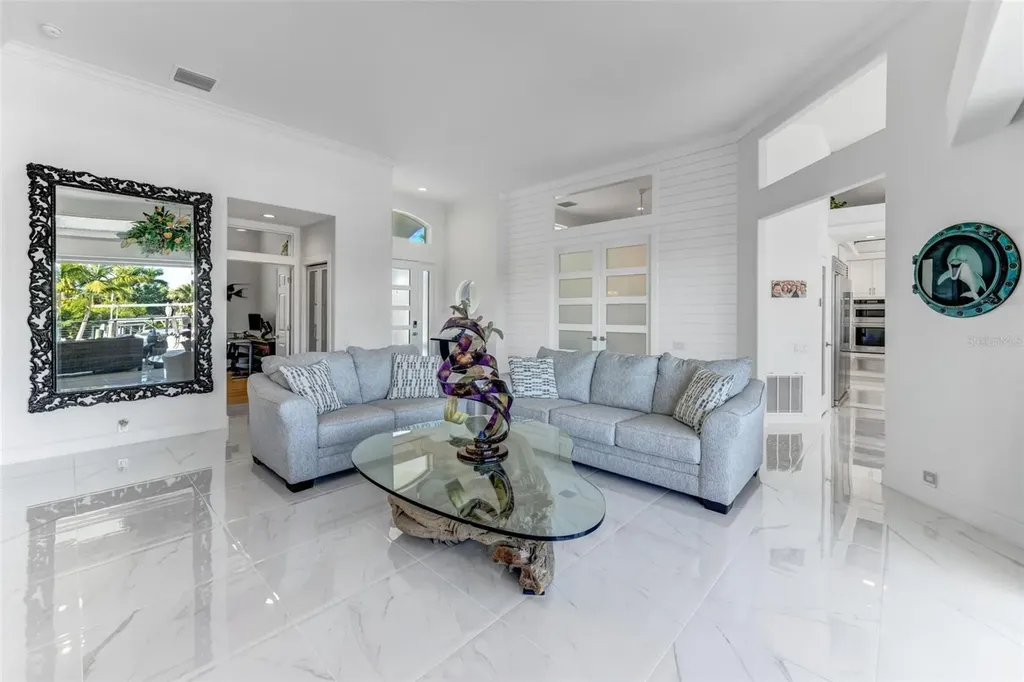 1307 Alhambra Drive Apollo Beach FL 33572