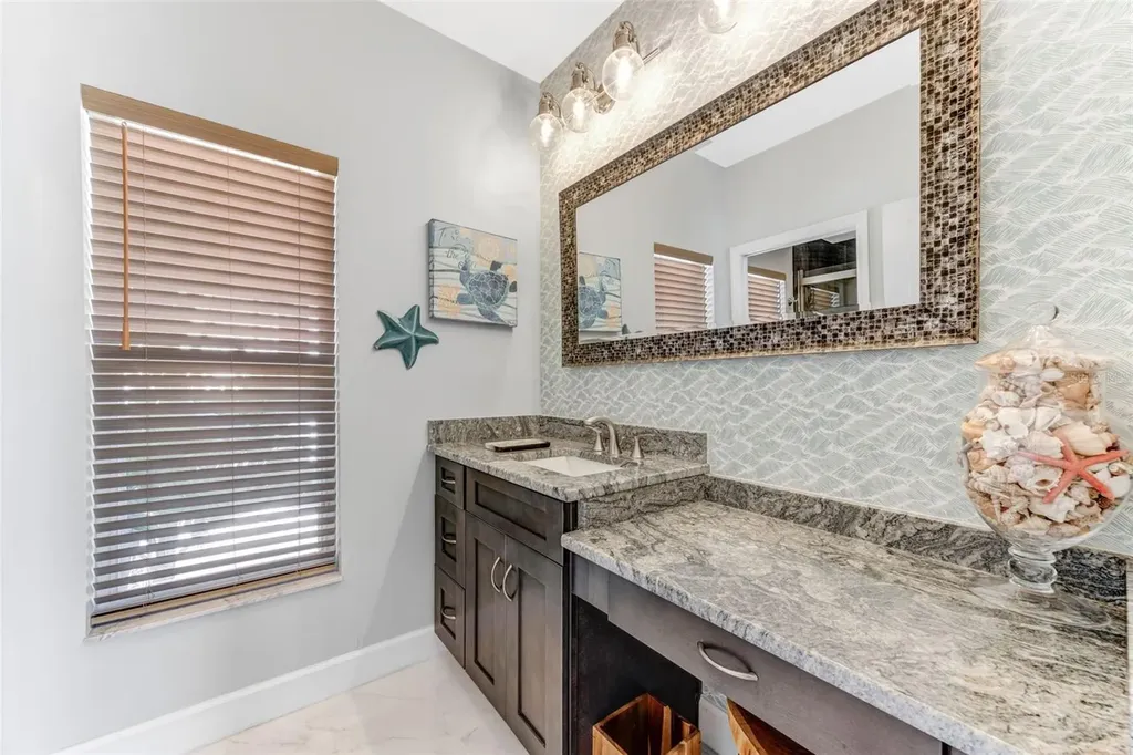 1307 Alhambra Drive Apollo Beach FL 33572
