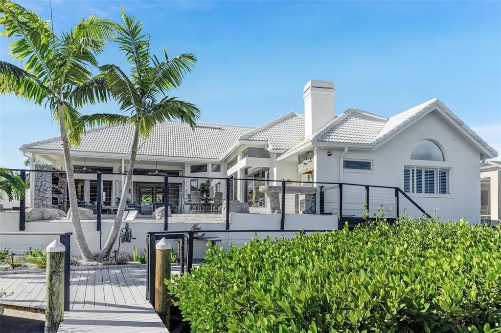 1307 Alhambra Drive Apollo Beach FL 33572