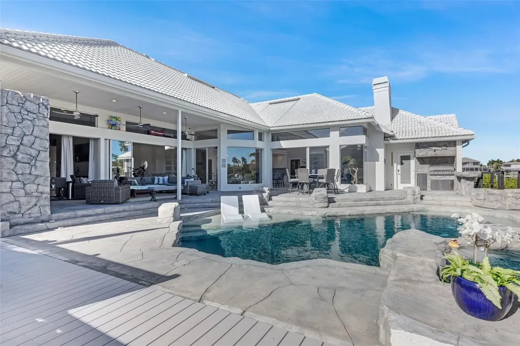 1307 Alhambra Drive Apollo Beach FL 33572
