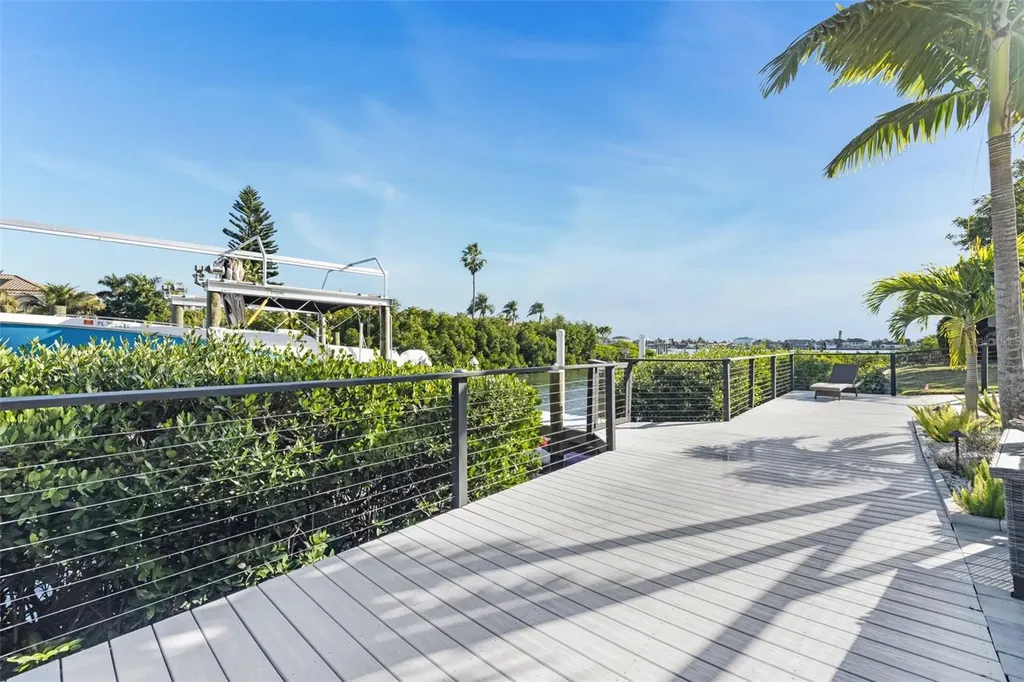 1307 Alhambra Drive Apollo Beach FL 33572