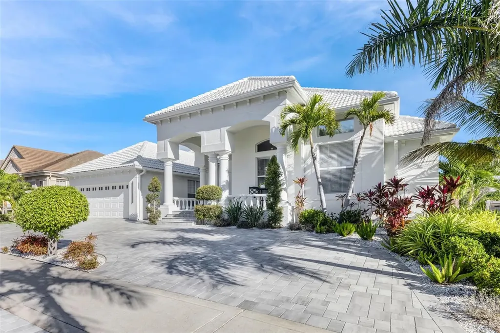 1307 Alhambra Drive Apollo Beach FL 33572
