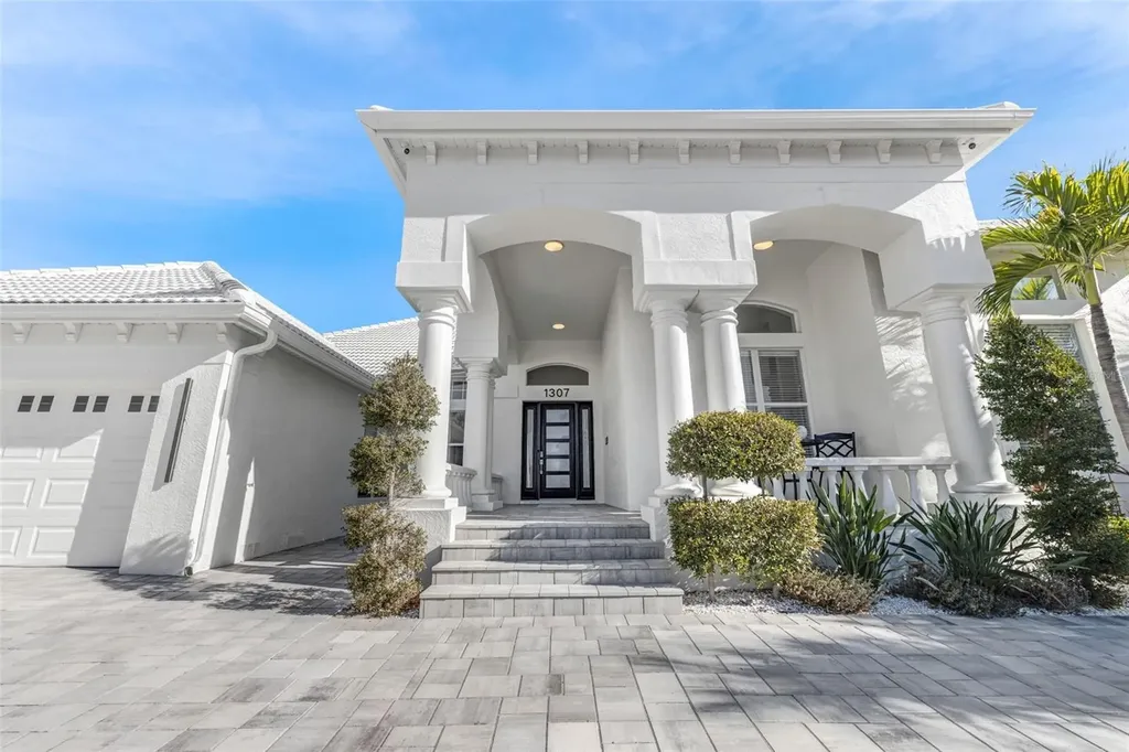 1307 Alhambra Drive Apollo Beach FL 33572
