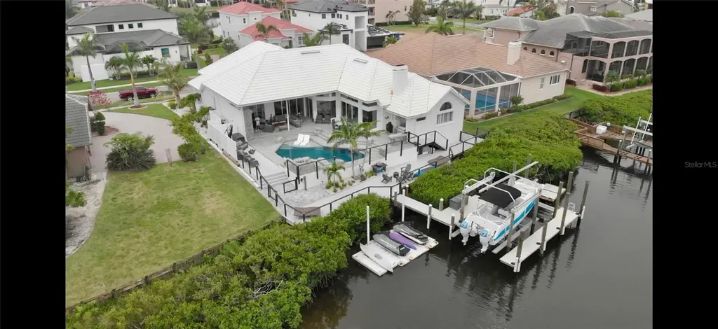 1307 Alhambra Drive Apollo Beach FL 33572
