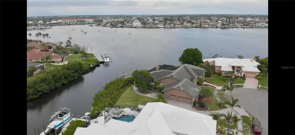 1307 Alhambra Drive Apollo Beach FL 33572