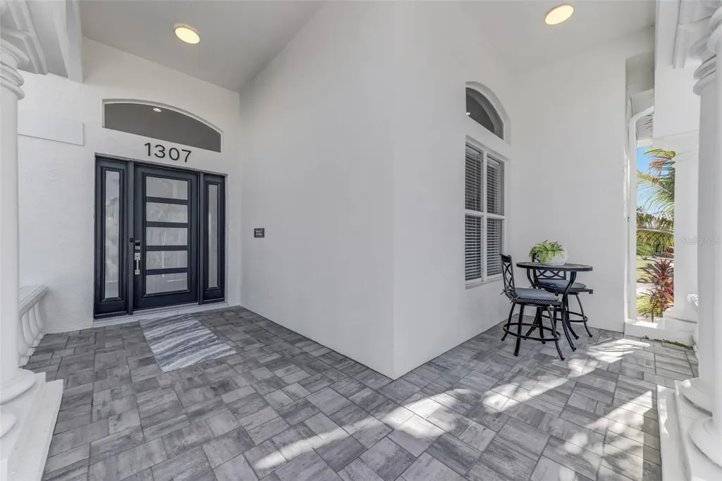 1307 Alhambra Drive Apollo Beach FL 33572