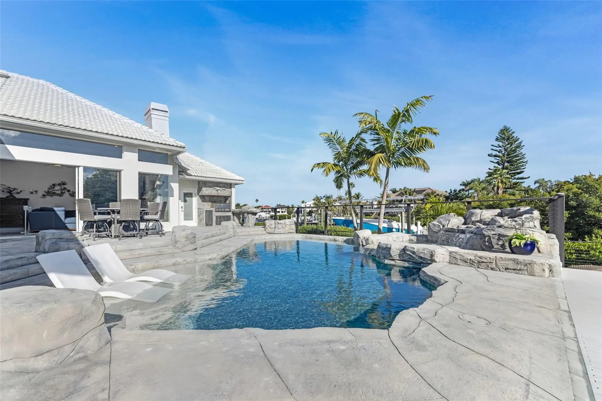 1307 Alhambra Drive Apollo Beach FL 33572