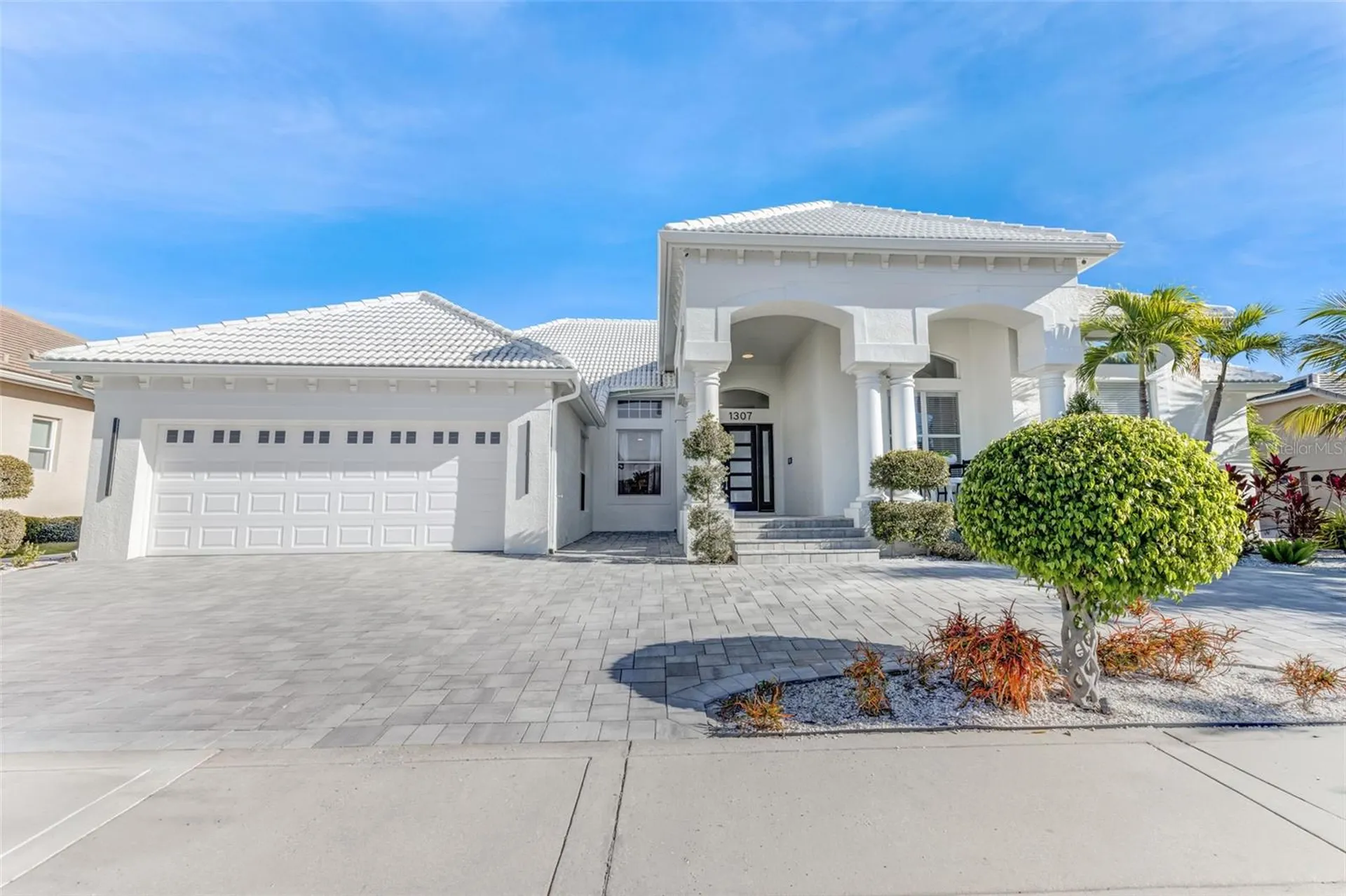 1307 Alhambra Drive Apollo Beach FL 33572