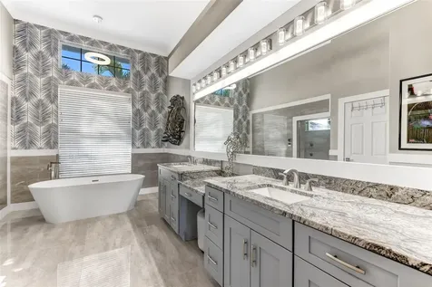 1307 Alhambra Drive Apollo Beach FL 33572