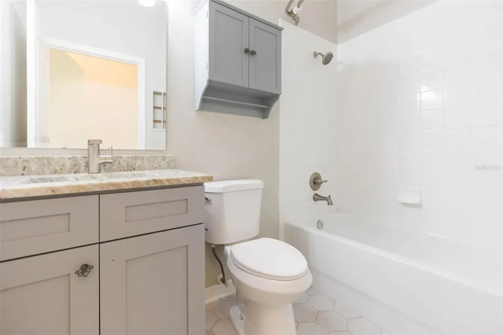 7409 Surrey Wood Lane Apollo Beach FL 33572