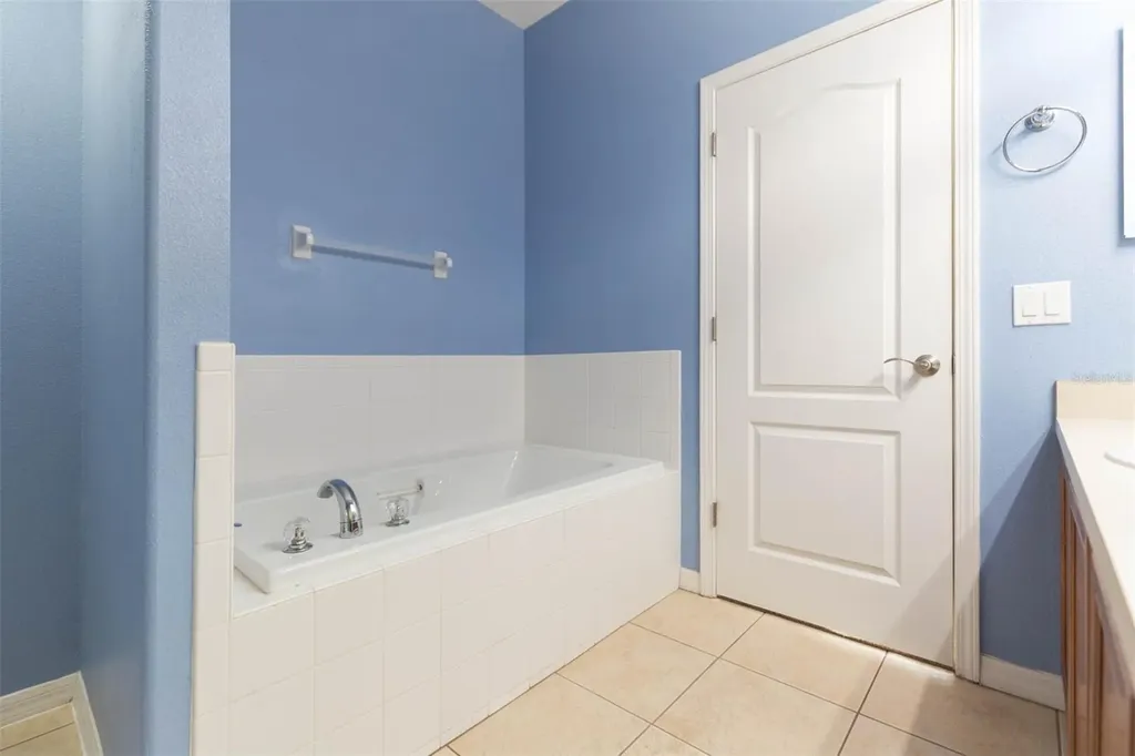 7409 Surrey Wood Lane Apollo Beach FL 33572