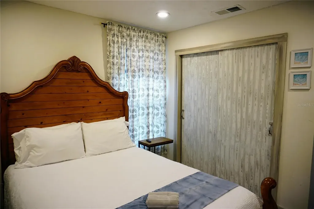 2504 Avenue B Bradenton Beach FL 34217