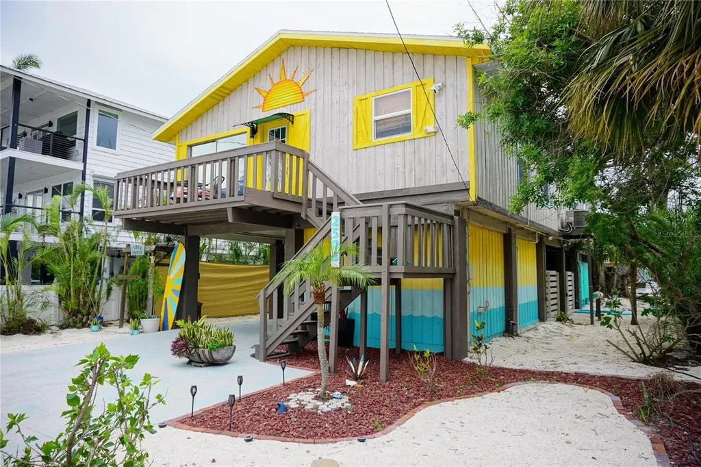 2504 Avenue B Bradenton Beach FL 34217