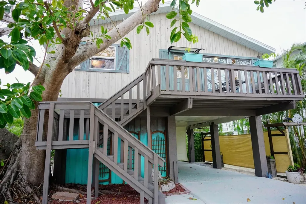 2504 Avenue B Bradenton Beach FL 34217