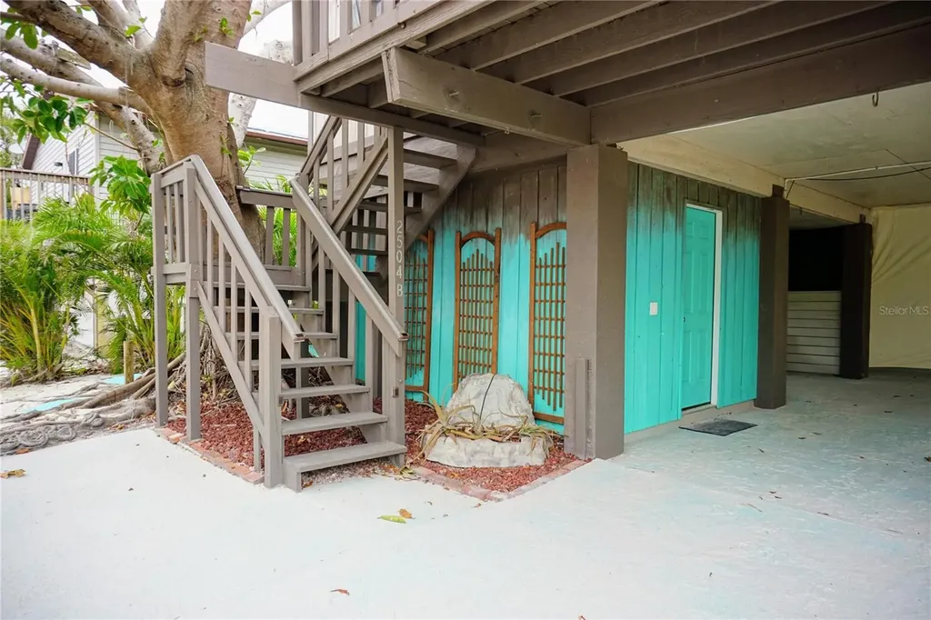2504 Avenue B Bradenton Beach FL 34217