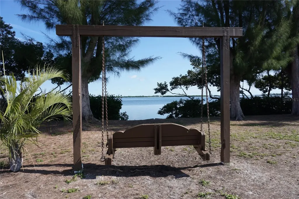 2504 Avenue B Bradenton Beach FL 34217
