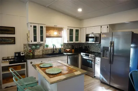 2504 Avenue B Bradenton Beach FL 34217