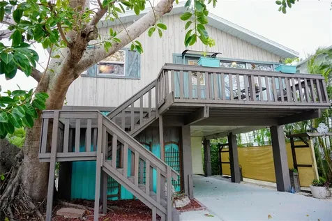 2504 Avenue B Bradenton Beach FL 34217