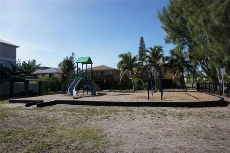 2504 Avenue B Bradenton Beach FL 34217