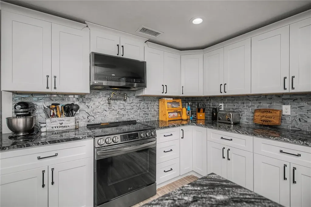 121 Sinclair Street SE Port Charlotte FL 33952