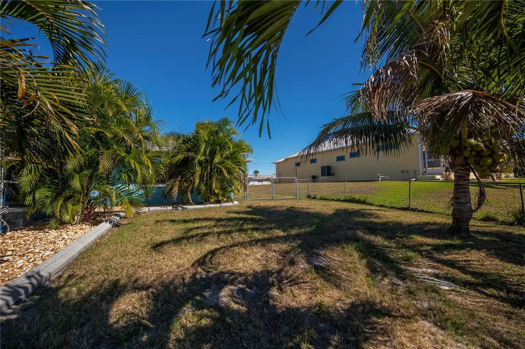 121 Sinclair Street SE Port Charlotte FL 33952