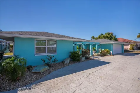 121 Sinclair Street SE Port Charlotte FL 33952
