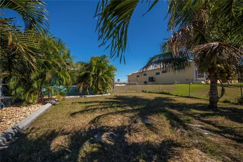 121 Sinclair Street SE Port Charlotte FL 33952