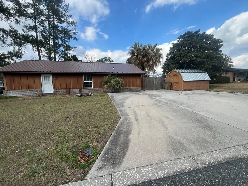 1161 SW Lake Montgomery Avenue Lake City FL 32025