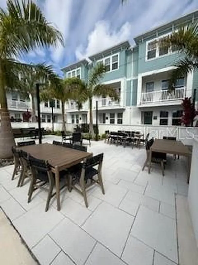3137 4th Terrace N St Petersburg FL 33713