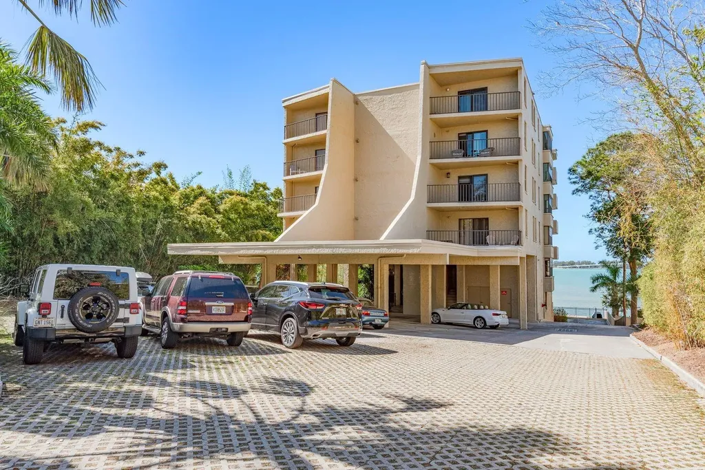 602 Lime Avenue Clearwater FL 33756