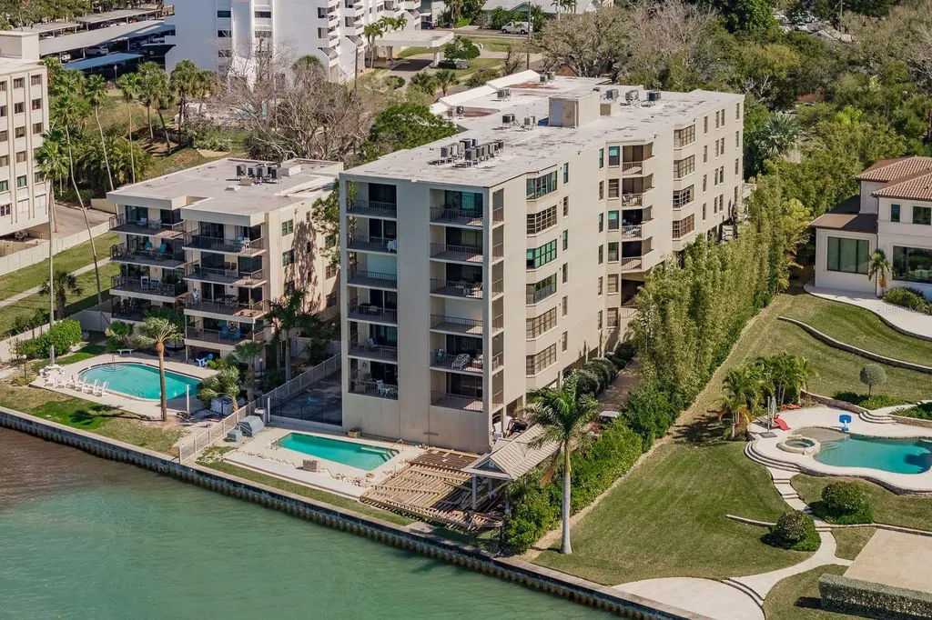 602 Lime Avenue Clearwater FL 33756