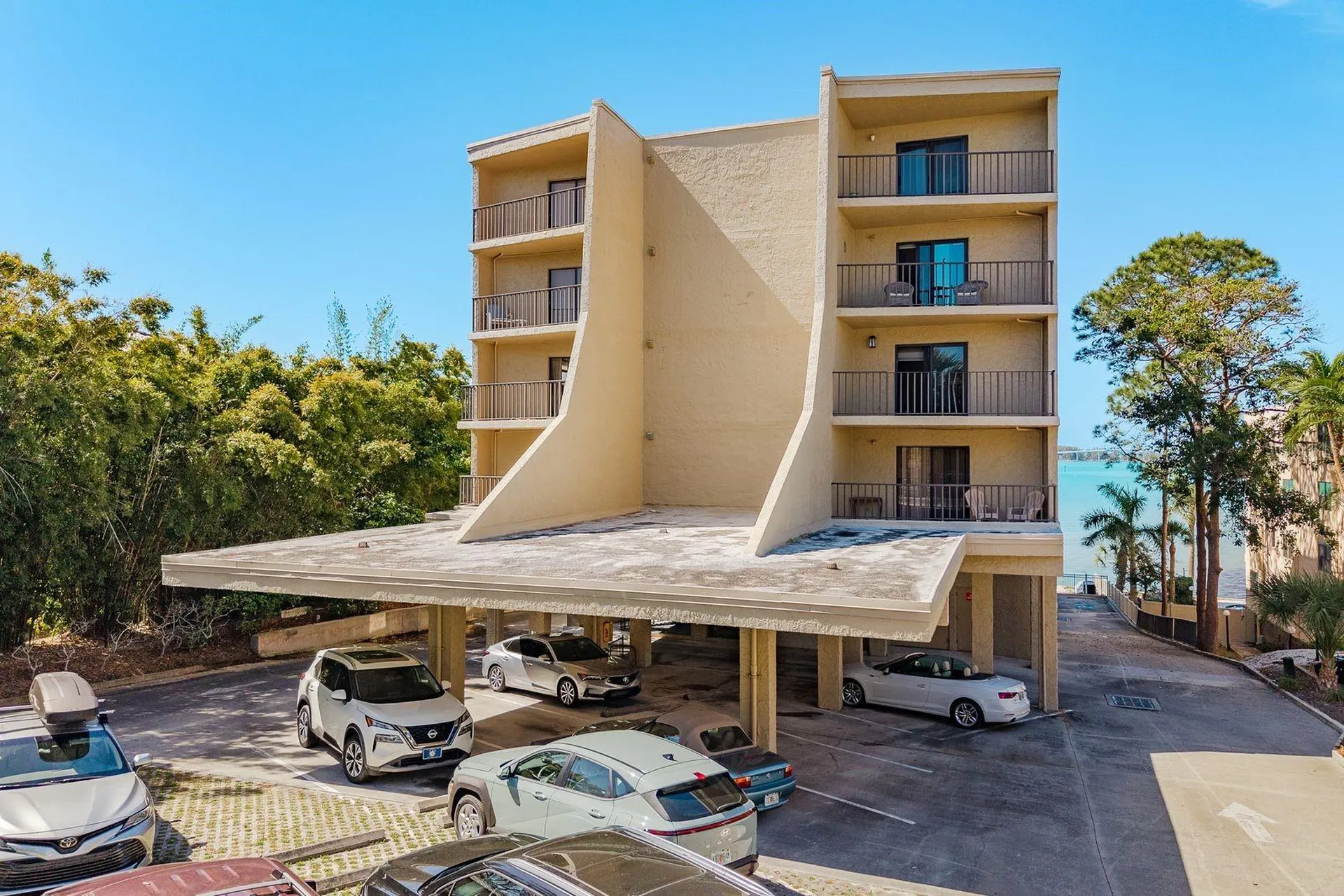 602 Lime Avenue Clearwater FL 33756
