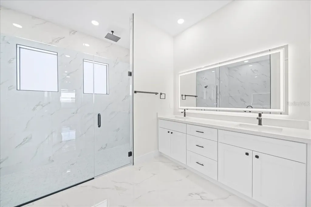 18 NE 11th Lane Cape Coral FL 33909