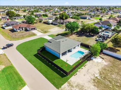 18 NE 11th Lane Cape Coral FL 33909